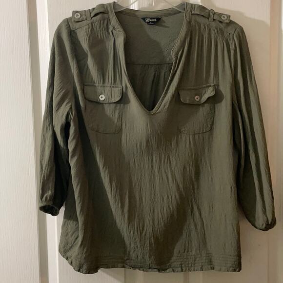 Guess Army Green 3/4 sleeve crinkle top Large - Picture 1 of 13